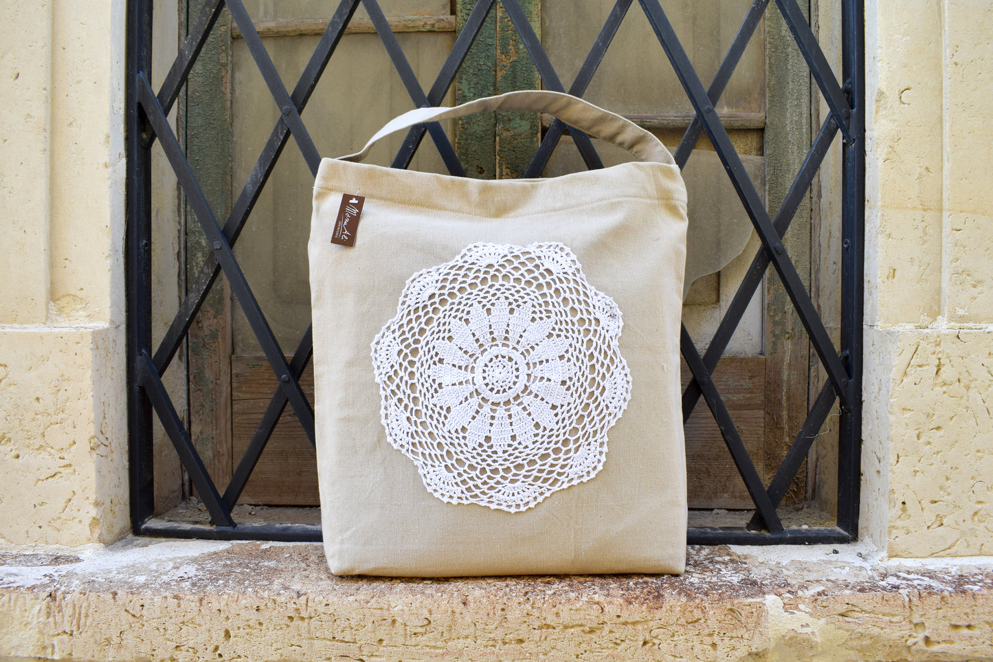 SHOPPER SARINA