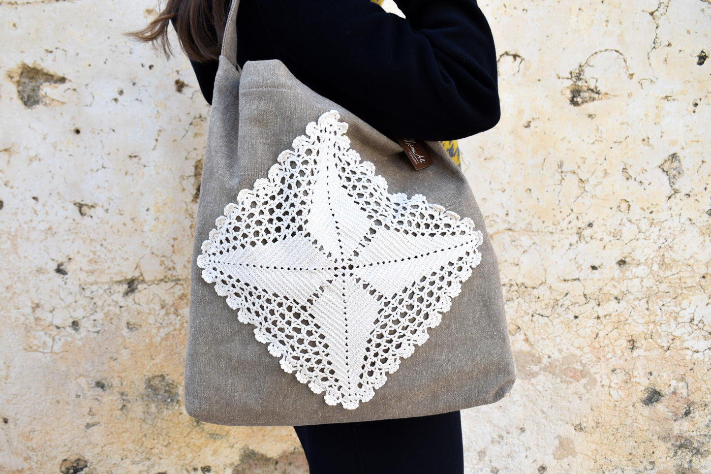 SHOPPER SARINA