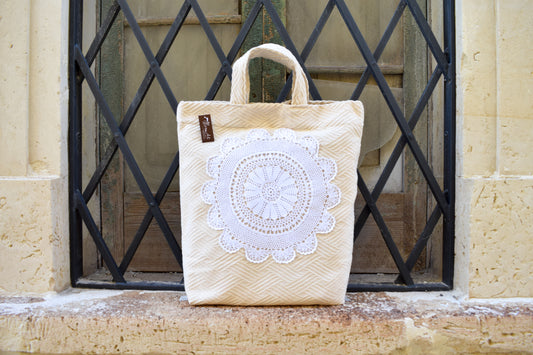 SHOPPER SARINA