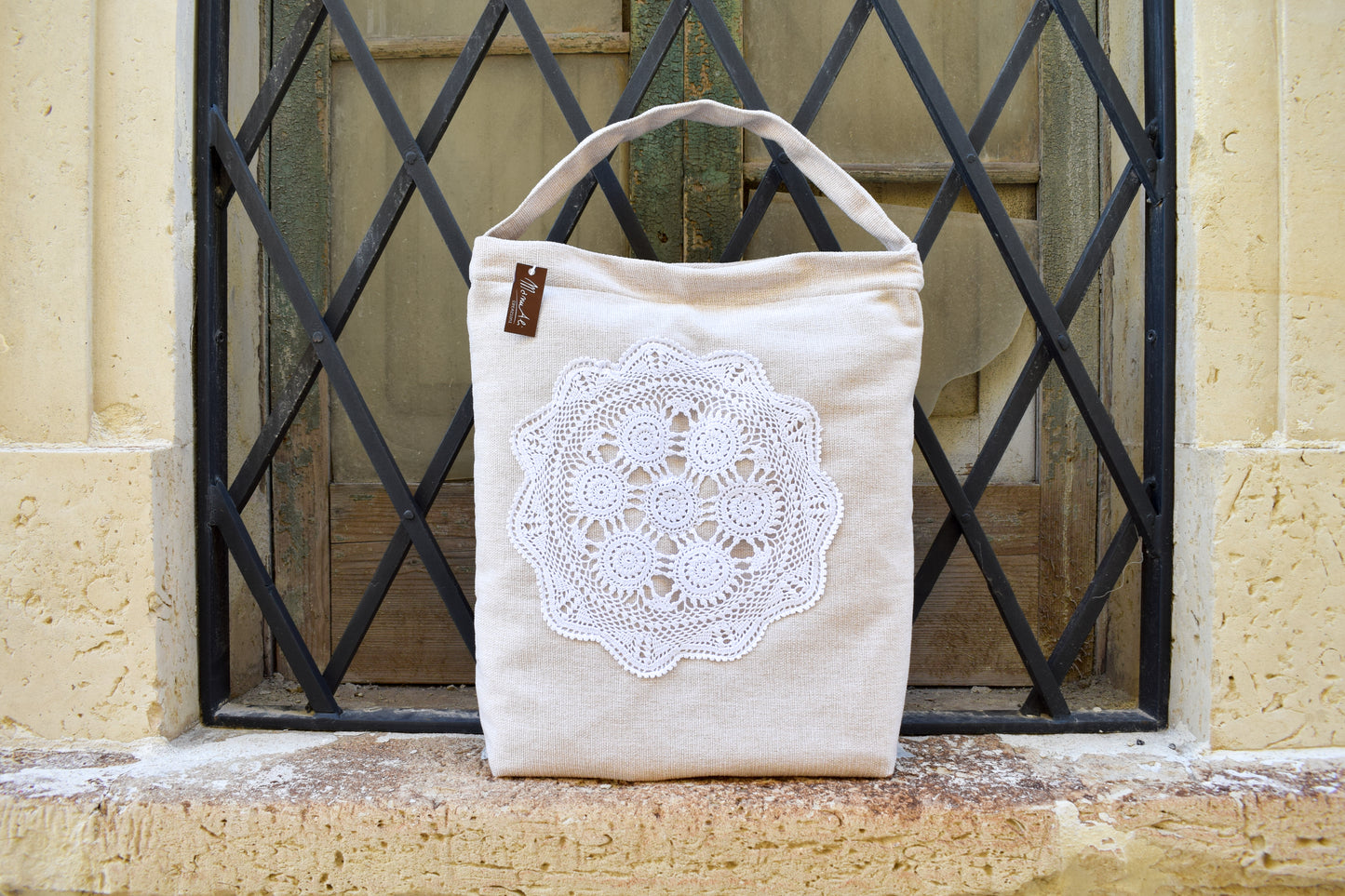 SHOPPER SARINA