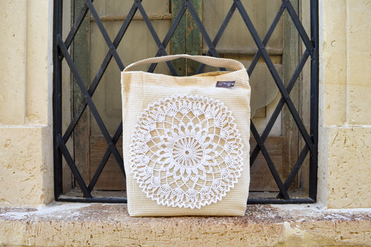SHOPPER SARINA