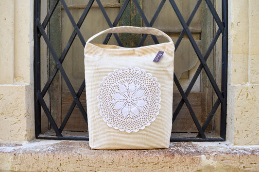 SHOPPER SARINA