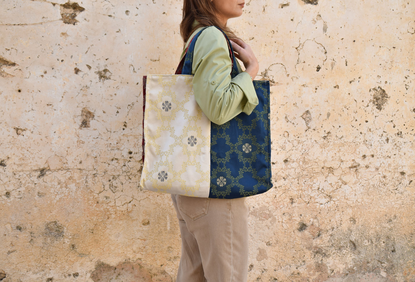 SHOPPER TERESA