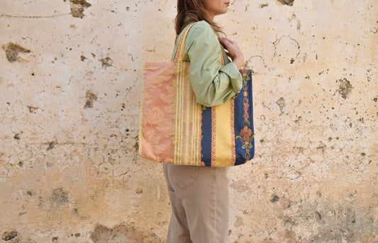 SHOPPER TERESA
