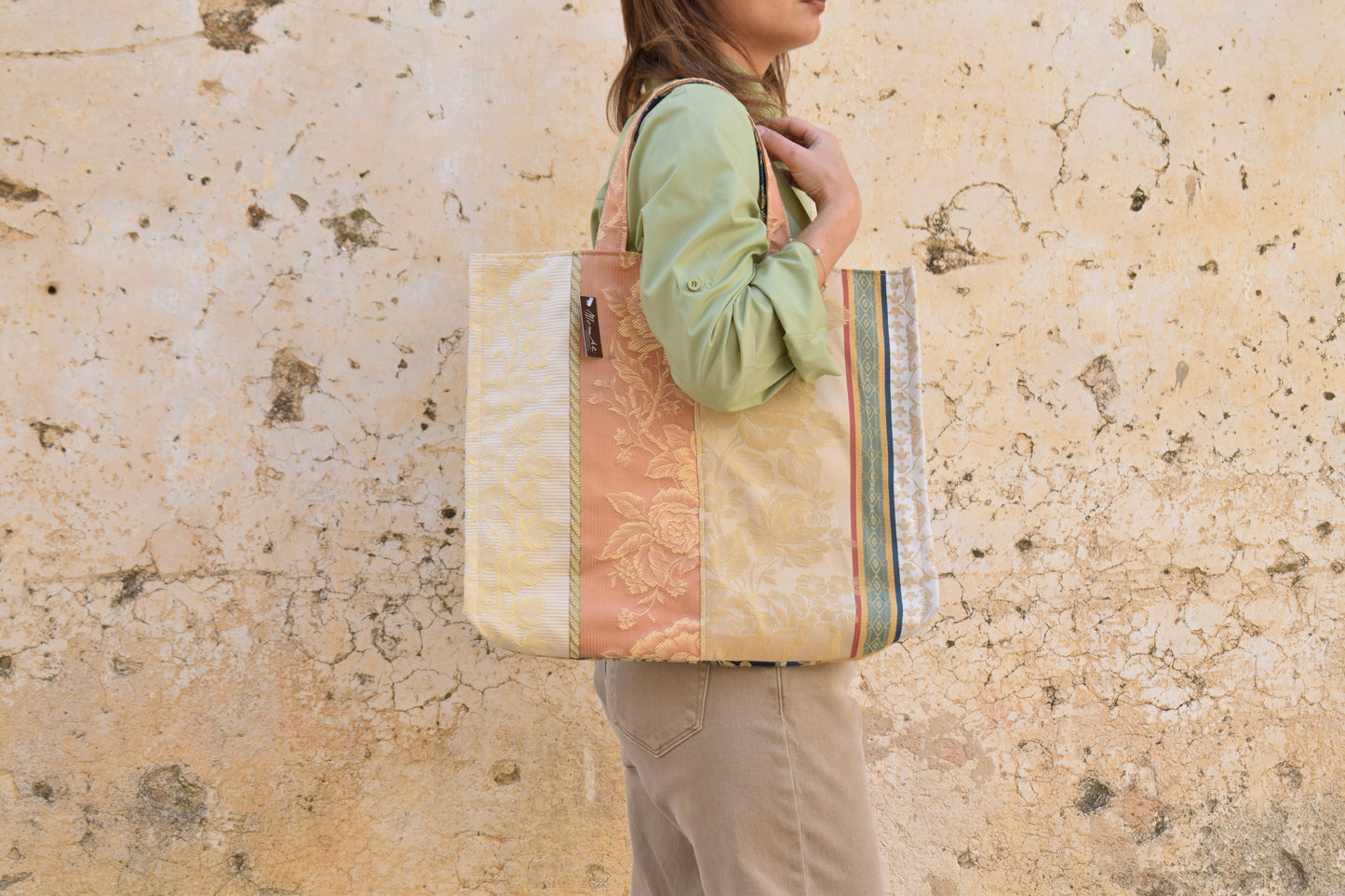 SHOPPER TERESA