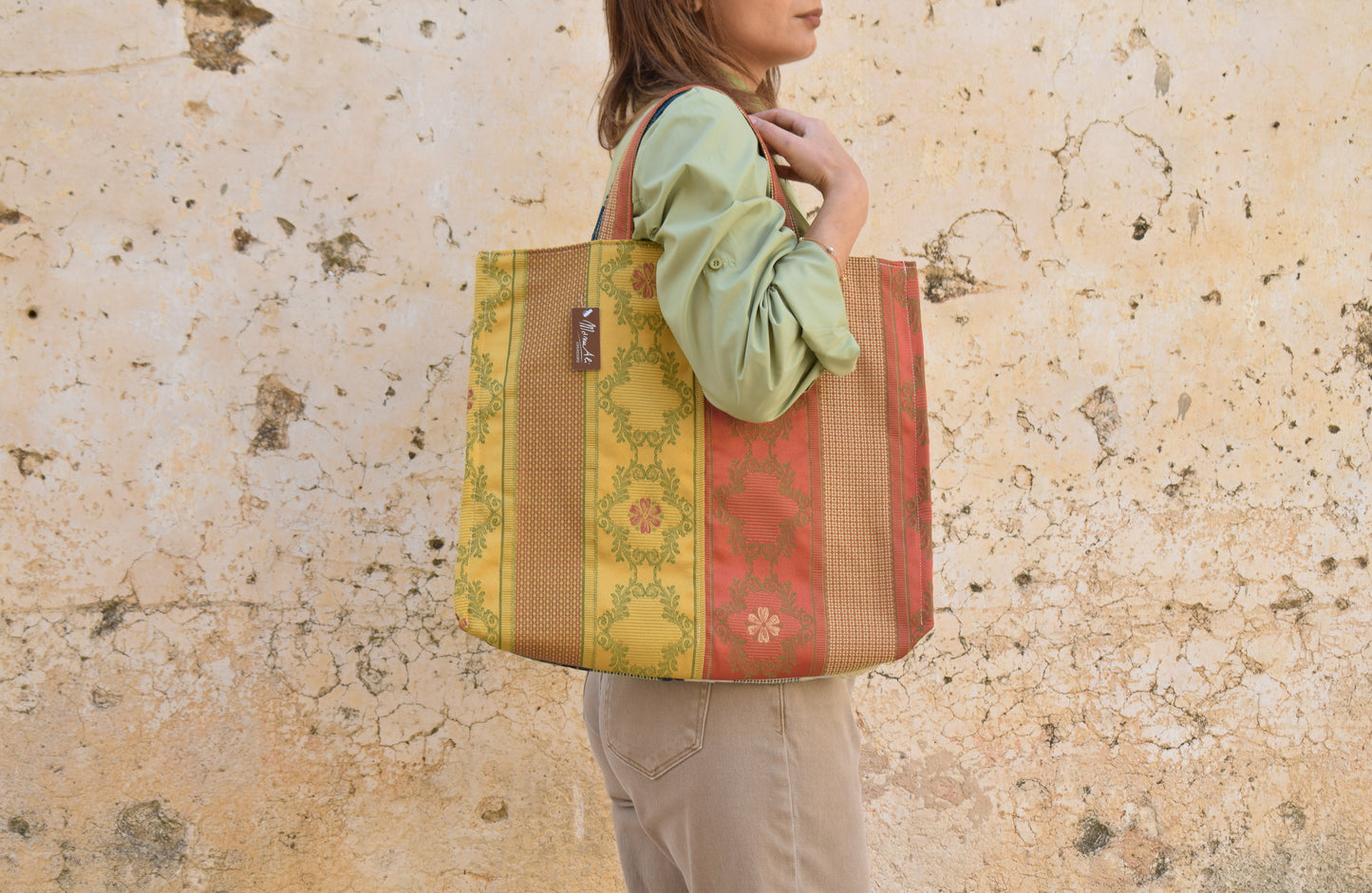SHOPPER TERESA