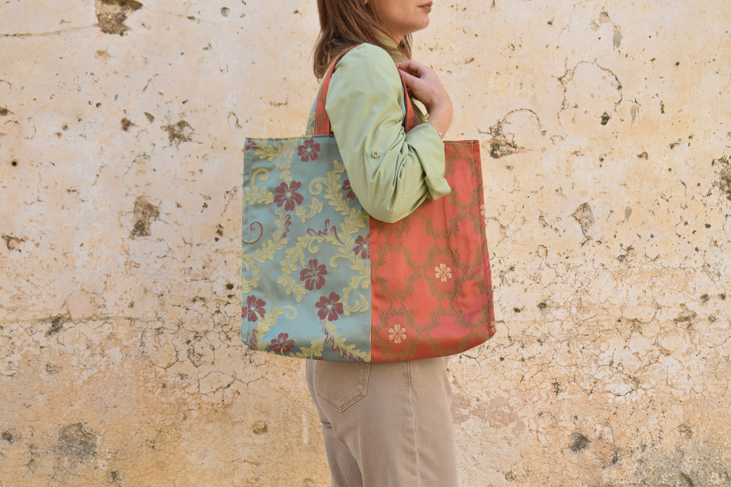 SHOPPER TERESA