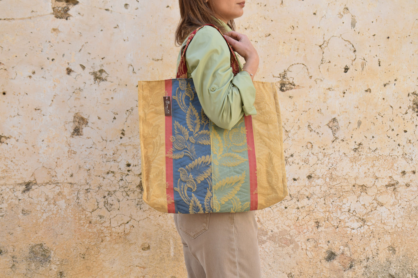 SHOPPER TERESA