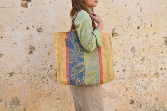 SHOPPER TERESA
