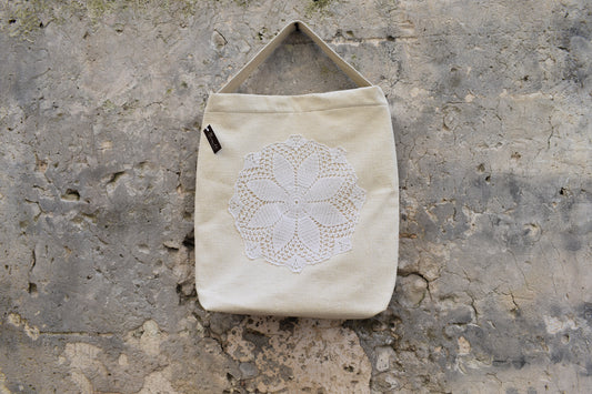 SHOPPER SARINA