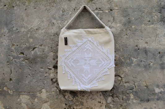 SHOPPER SARINA